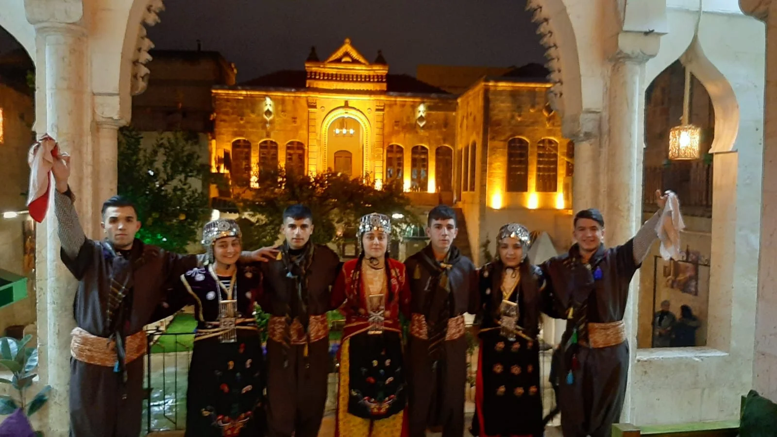 Hanehan Hotel avlusunda geleneksel müzik gecesi