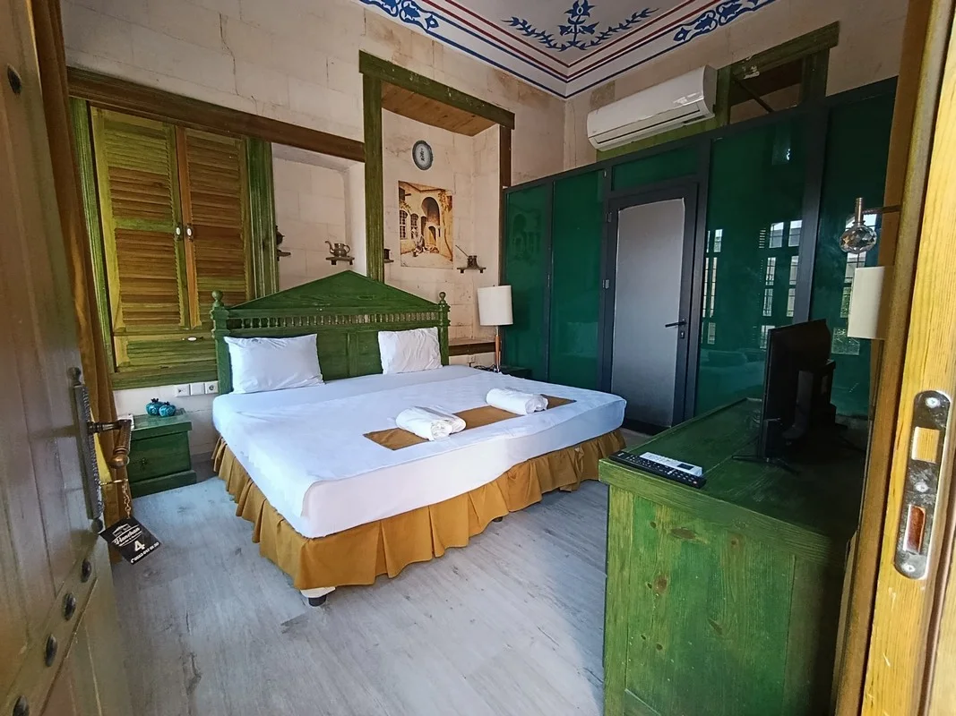 Hanehan Hotel odasında oturma alanı